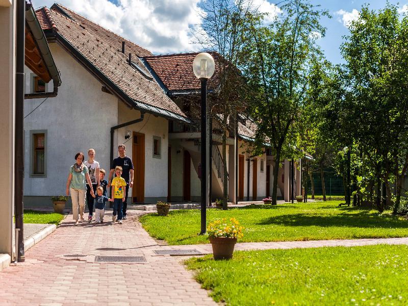 Terme Banovci - Hotel Zeleni Gaj Veržej Kültér fotó