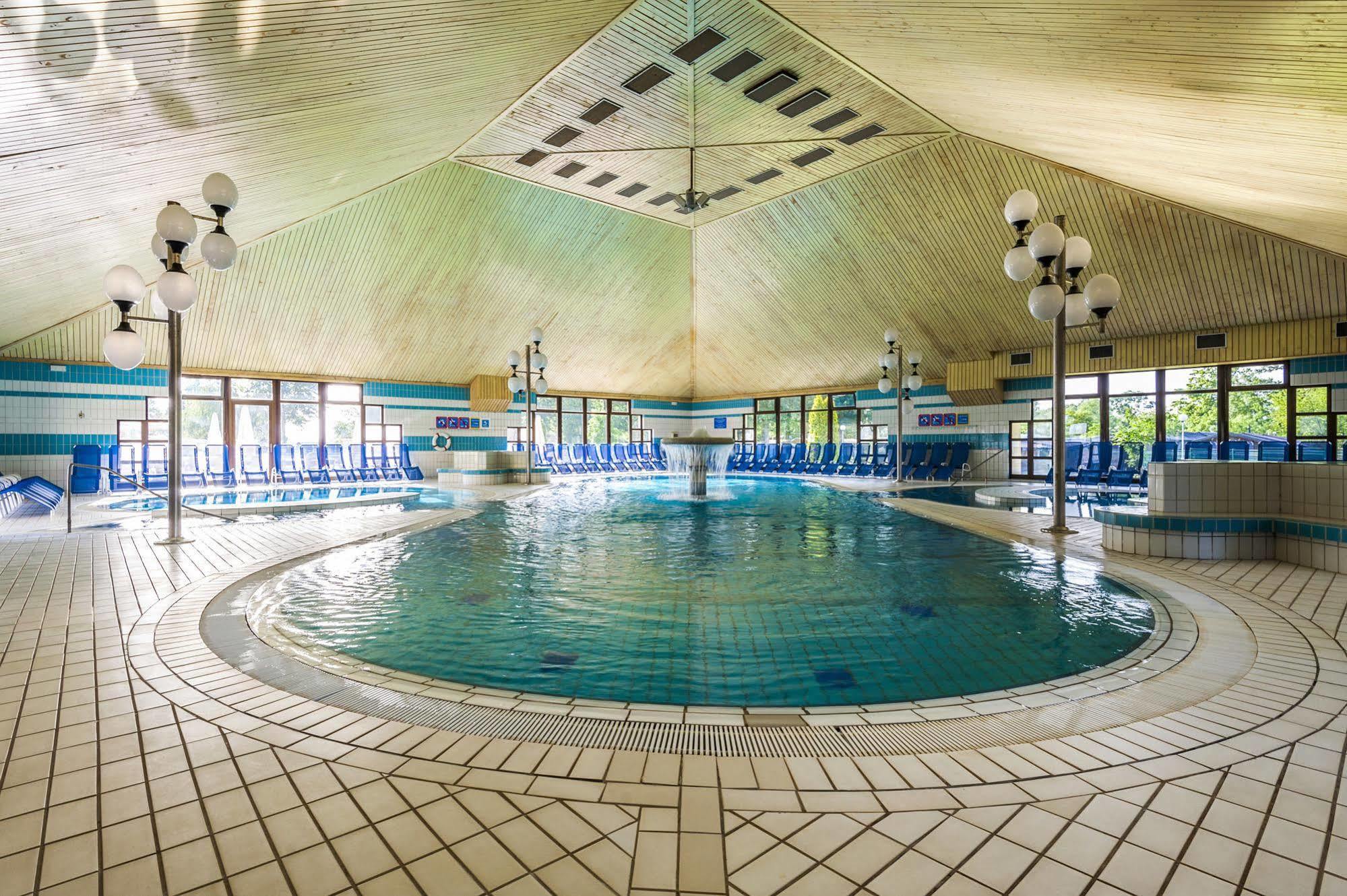 Terme Banovci - Hotel Zeleni Gaj Veržej Kültér fotó